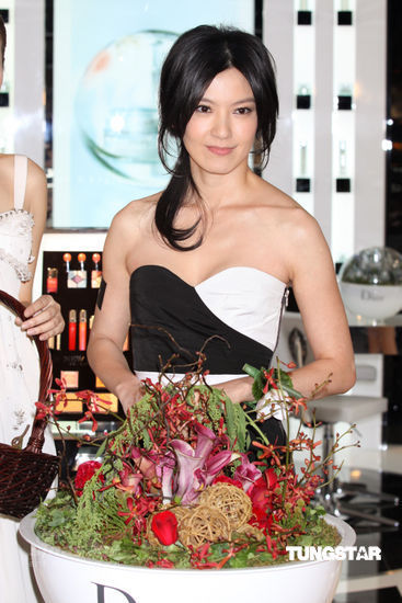 林熙蕾出席活动秀雪肌 不过问朱孝天昔日情【图】