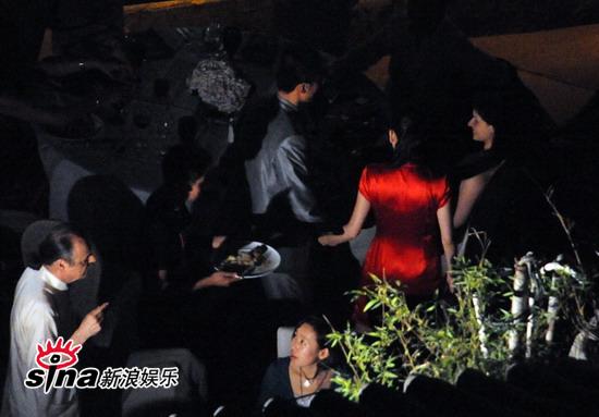 刘烨北京举行法式婚礼 妻子秀红旗袍【图】