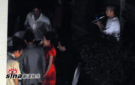 刘烨北京举行法式婚礼 妻子秀红旗袍【图】