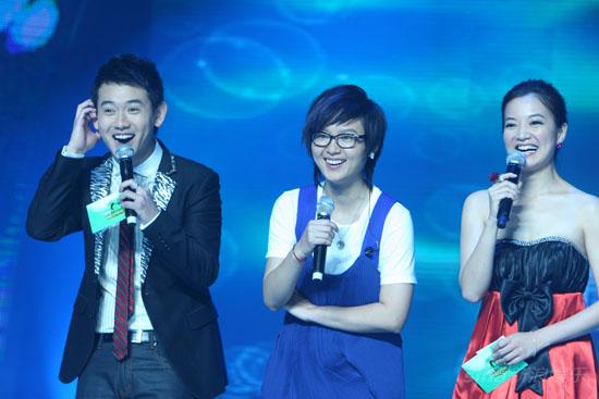 [绝唱4]《绝唱》12进10几乎危及明年选秀批文(组图)