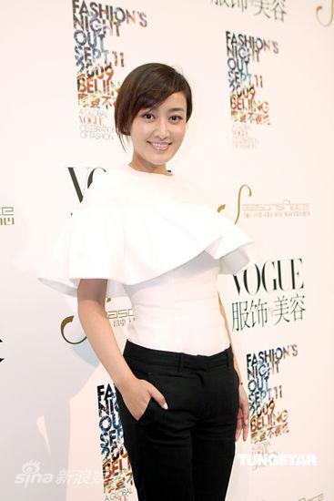 众星推广购物理念 张静初获赠顶级战靴【图】