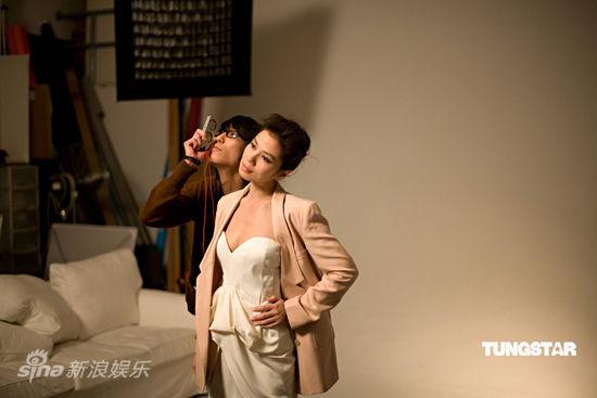 钟楚红再度魅力代言 经典笑脸多年不变