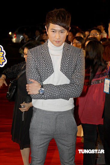 林依晨颁奖礼过生日 唐禹哲周笔畅人气旺【图】