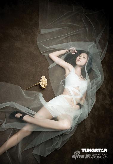 小s代言性感内衣 化身维纳斯秀妖娆身段