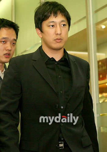 图文:李光基小儿子夭折-韩锡俊