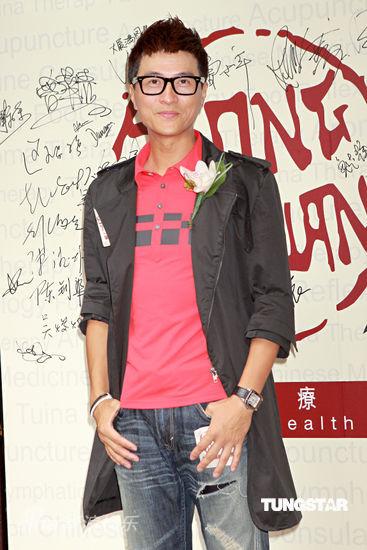 曾志伟店众星祝贺 戚美珍欲亲赴罗嘉良婚礼【图】