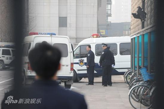 臧天朔案今日将宣判 押解车已抵达法院【图】