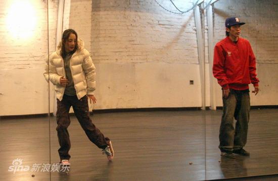 李小璐练舞不见绯闻男友韩庚