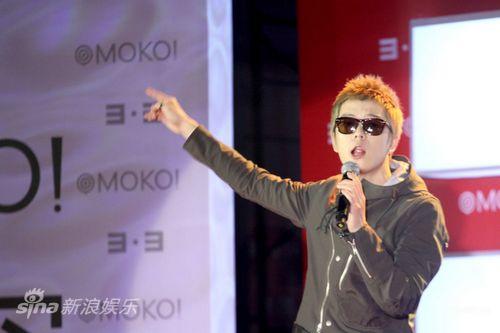 图文：陈冠希现身京城曝将北上-王栎鑫表演