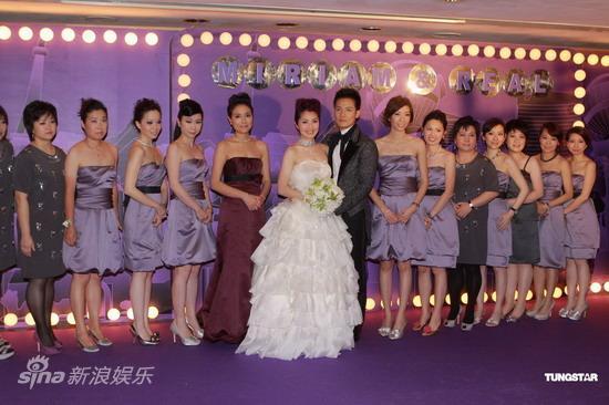 图文:杨千嬅婚礼-新人和伴娘团