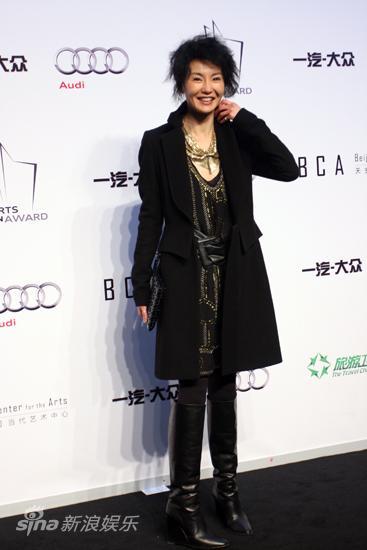 张曼玉着装时尚