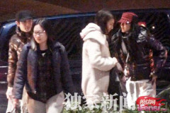 安以轩夜会韩星李承铉举止亲昵疑似恋爱(组图)
