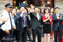 刘晓庆亮相纽约引骚动神探李昌钰自称铁粉(图)