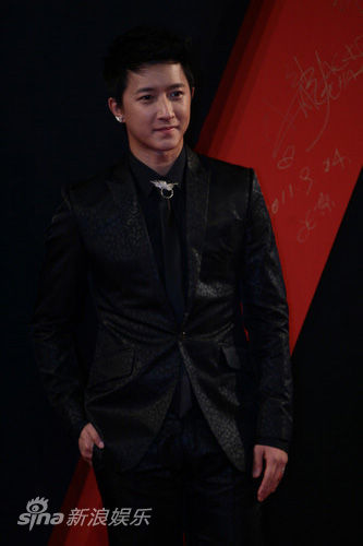 图文:芭莎慈善夜-韩庚