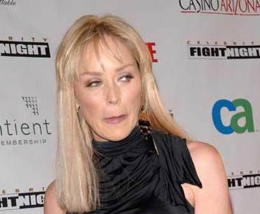 莎朗-斯通激瘦被嘲活像干柴火(图)