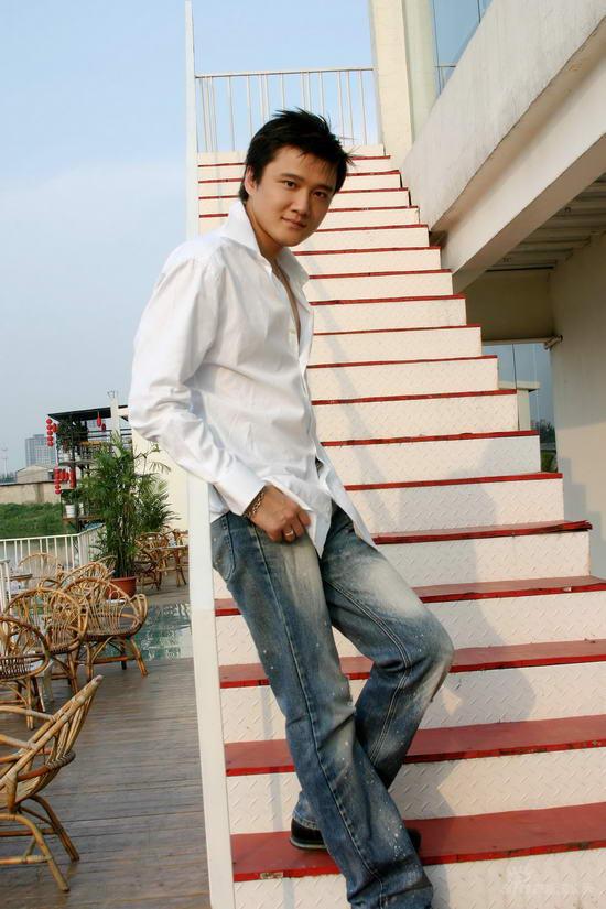 资料：传奇时代公司艺人--郭鹏