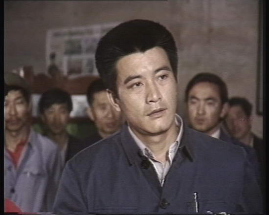 结束后的古陵县,讲述了古陵县新任县委书记李向南在政府内部开展改革