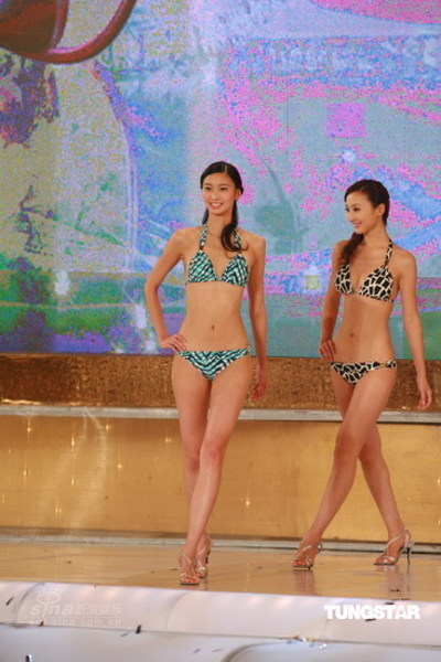 图文:<em>2008港姐</em>决赛--张舒雅高海宁泳装惊艳_影