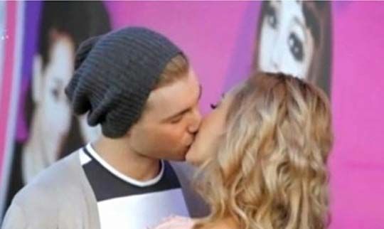 WG成员誉恩《The Wonder Girls》吻戏曝光(图