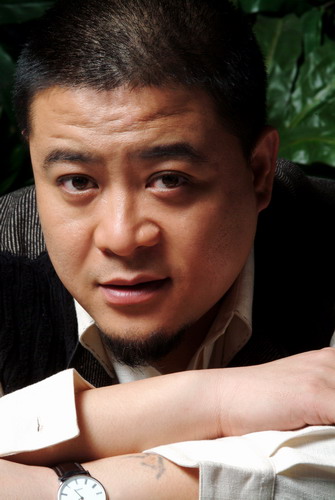 姜彤发表戏痴理论“枣核型人物”淡进淡出(图)