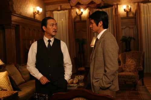 ��־��Ϊ��ҹĻ�µĹ����������ܷ�������ĥ