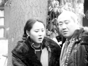 《<em>兄弟姐妹</em>》首播 看沈伐装傻子<em>廖健</em>扯把子(图