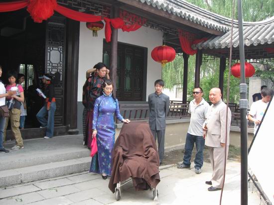 郭金《县长老叶》中搞笑出演郭德纲夫人