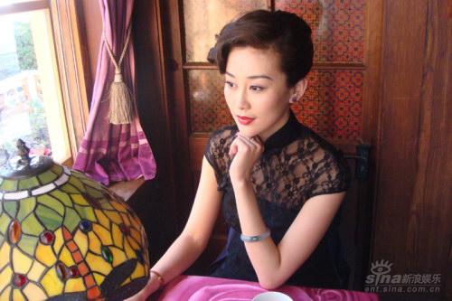 《去延安》周扬旗袍装造型惹人眼(图)