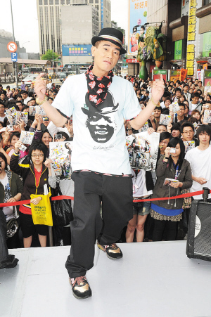 <em>陈小春</em>秀舞技自曝先征得<em>女友</em>同意(图)_影音娱