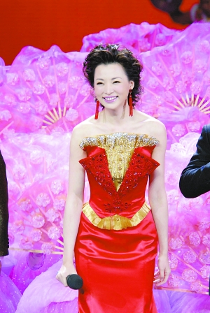 郎昆回应董卿主持口误就像唱歌跑调一样正常