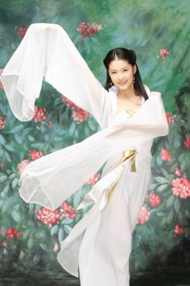 新星黄伊雯出演张纪中版《西游记》蜘蛛精