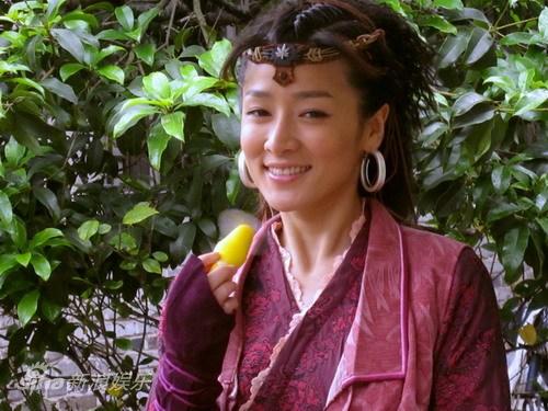 <em>梁羽生</em>《萍踪侠影》热拍 <em>女主角</em>何彦霓扮侠女