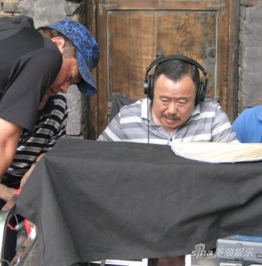 潘长江导戏严格“媳妇”梁爱琪遭袭击反应激烈