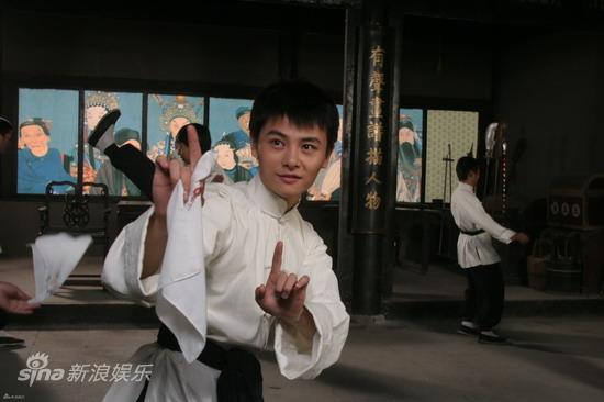 孙坚演绎《生死桥》李碧华经典男旦角色(图)