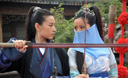 两位侠女互飚演技