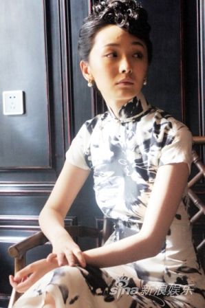 李曼旗袍装
