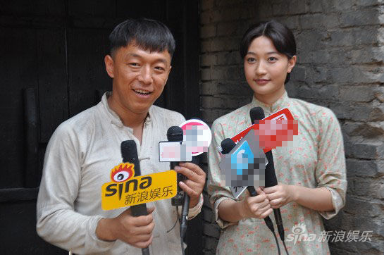 《民兵葛二蛋》探班 阎娜黄渤互侃笑翻全场(图