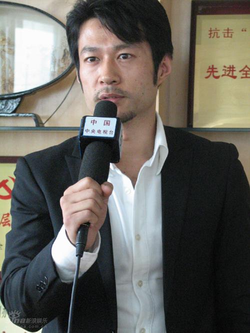 图文：鑫宝源募捐活动-鑫宝源艺人谭凯
