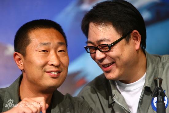 图文:《鹰隼大队》发布会-林永健高亚林说笑