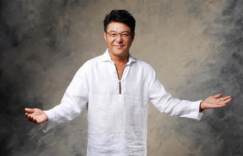 图文:深圳卫视澳门回归10年晚会--姜育恒