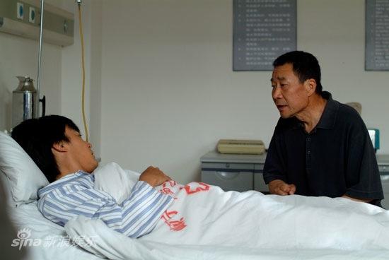 图文:《父爱如山》开播-李雪健饰韩立德