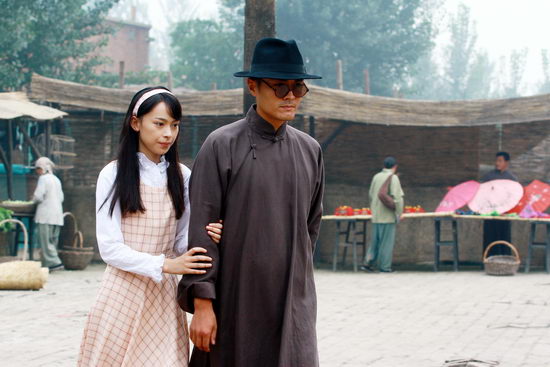 图文:《水上游击队》探班-演员渐入状态