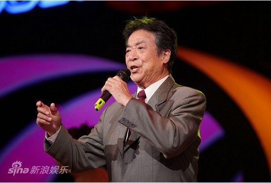 图文:南极观众为《年代秀》出题-八十高龄李光羲