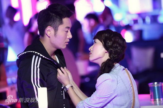 图文:《纸婚》曝剧照-李东学与李念戏中争吵