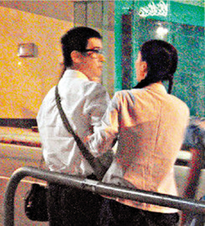陈小春火爆争执应采儿奋力阻止(图)