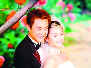 曹颖嫁人王斑结婚王斑与曹颖合影(照片)