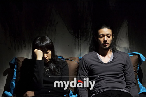 李娜英为了电影《悲梦》的日本首映而与日本电