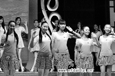 <em>客家妹</em> 为梅州<em>山歌</em>节画句号(_曲谱分享