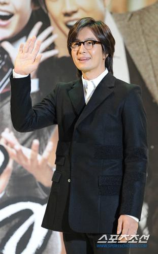 日韩演艺界向日本灾民献爱心写慰问信、捐款(图)