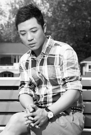 黑龙自曝吃百家饭长大 新歌在电台创下极高点